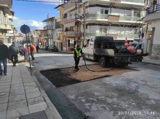 Φωτογραφία Έργα ασφαλτόστρωσης από τη ΔΕΥΑΝ – 50 τόνοι πίσσας σε μία ημέρα